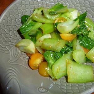 青梗菜とトマトの豆板醤だれ和え